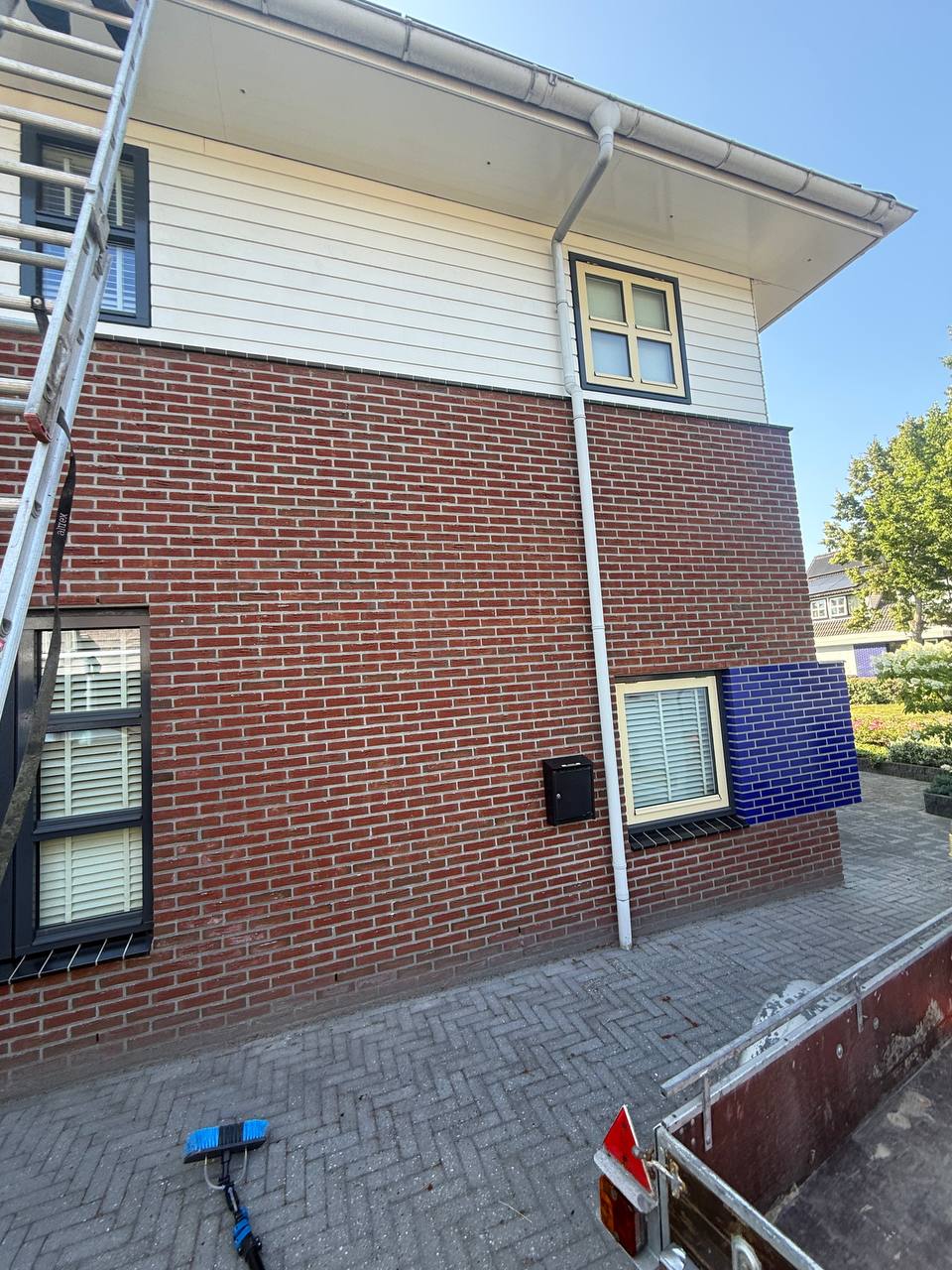 Gevelreiniging apparatuur opstelling op locatie